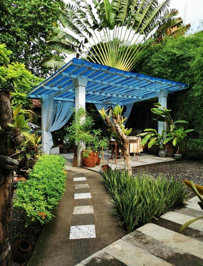 Casa Conchita Bed & Breakfast Taal Exterior foto