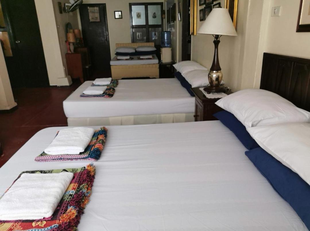 Casa Conchita Bed & Breakfast Taal Exterior foto